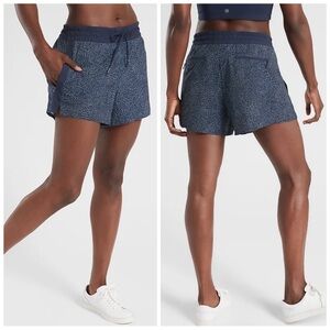 •ATHLETA• Printed 4” Pull‎ On Baja Shorts in Navy Blue Wood Block Pattern Size 4